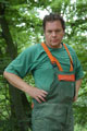 Click to see it big Ich mit Kettensäge, Impression aus dem Wald